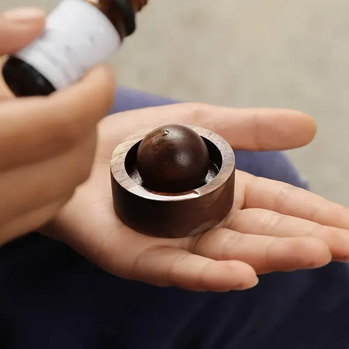 Wooden Scent Diffuser Ball – Natural Wood Aroma Diffuser, Suitable for Home, Car, Bathroom & Office Use