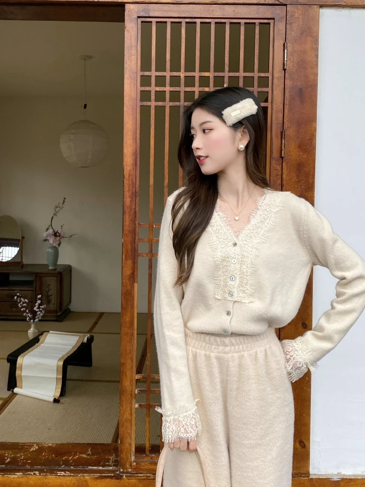 

MOBAI V-образный вырез с кружевной отделкой, трикотажная основа, женский осенне-зимний топ для похудения, индивидуальный верх для внутренней одежды