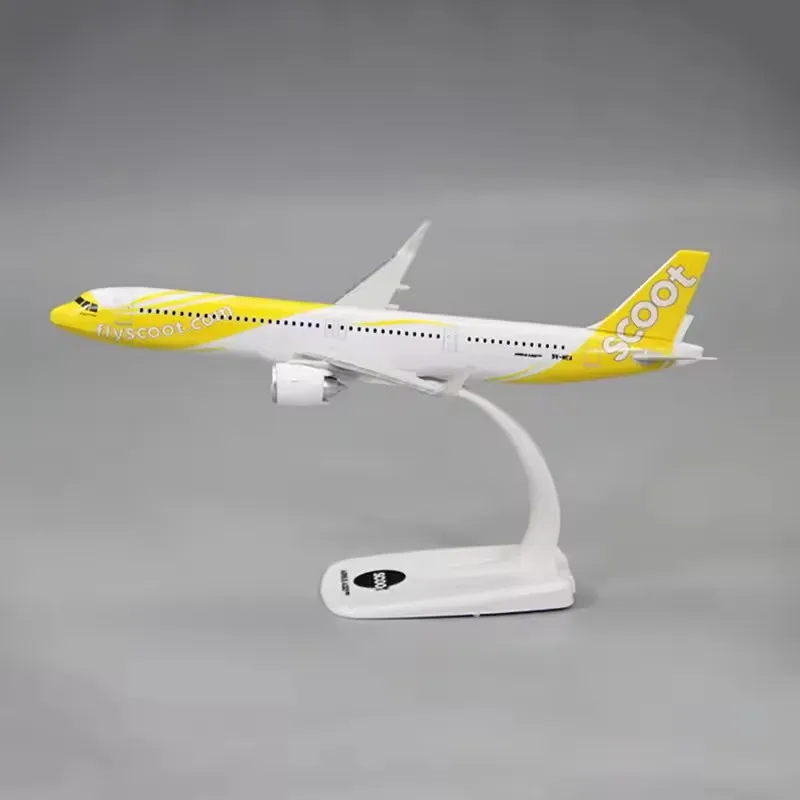 1/100 Scale E-195 TAP's PORTUGAL Air /KLM FK-100/SMARTLYNX /PLAY Airline Aircraft Assembly Plane Model Airplanes Toy Collection