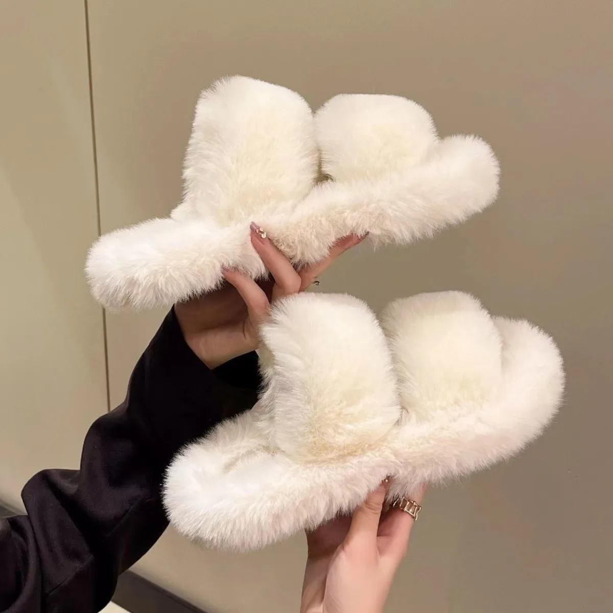 

New Thick-Soled Cotton Slippers For Women'S Outdoor Wear In The Autumn And Winter Of 2025