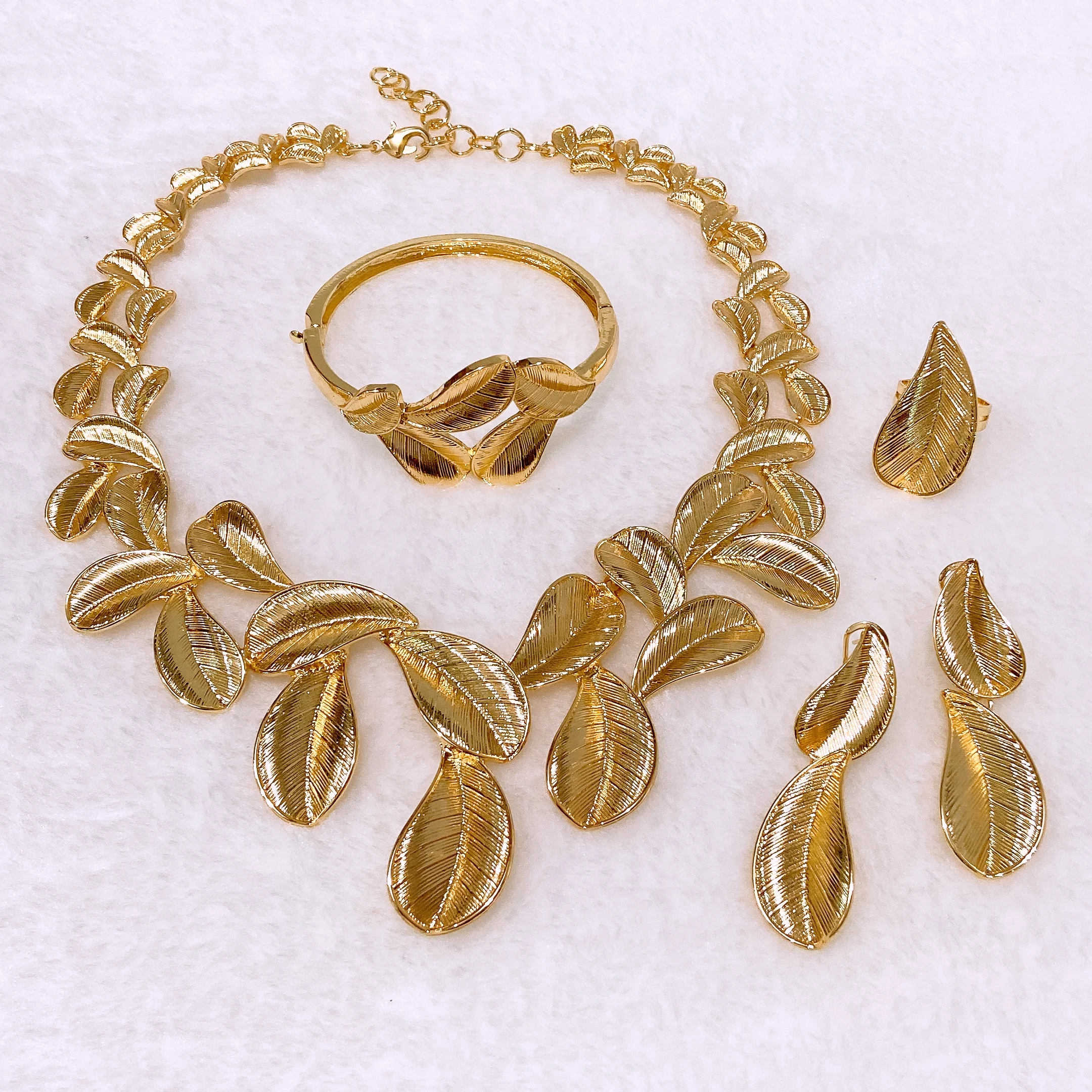 

Dubai gold necklace earrings ring set women noble fashion design jewelry party gift Nigeria bride new