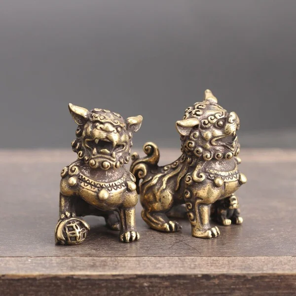 

1Pair Pure Copper Lucky Lion King Figurines Miniatures Desk Ornaments Antique Bronze Chinese Animals Statue Home Feng Shui Decor