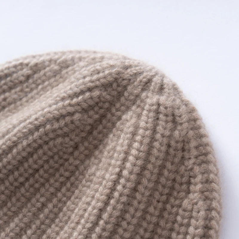 A-grade 100% Cashmere Knitted Hat Outdoor Solid Color Striped soft Warm Cashmere Hat For Men And Women in Autumn And Winter.