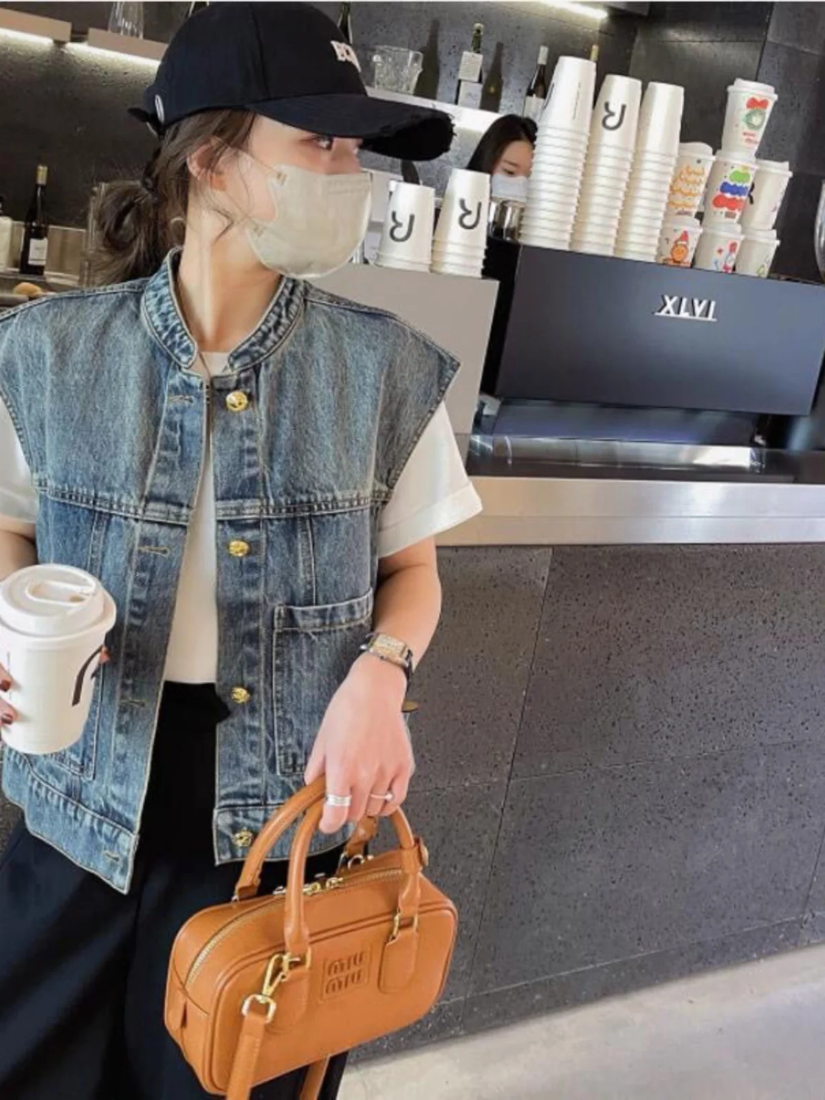 

Европейский морской джинсовый жилет в стиле ретро, женский топ без рукавов, весна-осень, модный хлопковый джинсовый воротник-стойка, одинарный ...