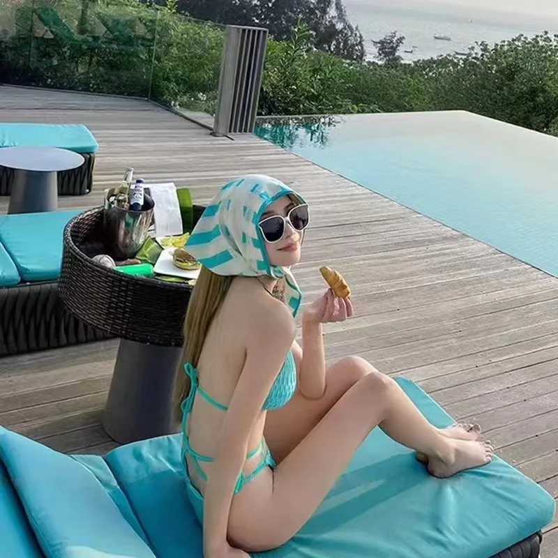 مجموعة بيكيني أوروبية أمريكية أنيقة ومثيرة - قطعتين رافعة للصدر الصغير، ملابس سباحة مغرية متواضعة لقضاء عطلة الربيع الحار