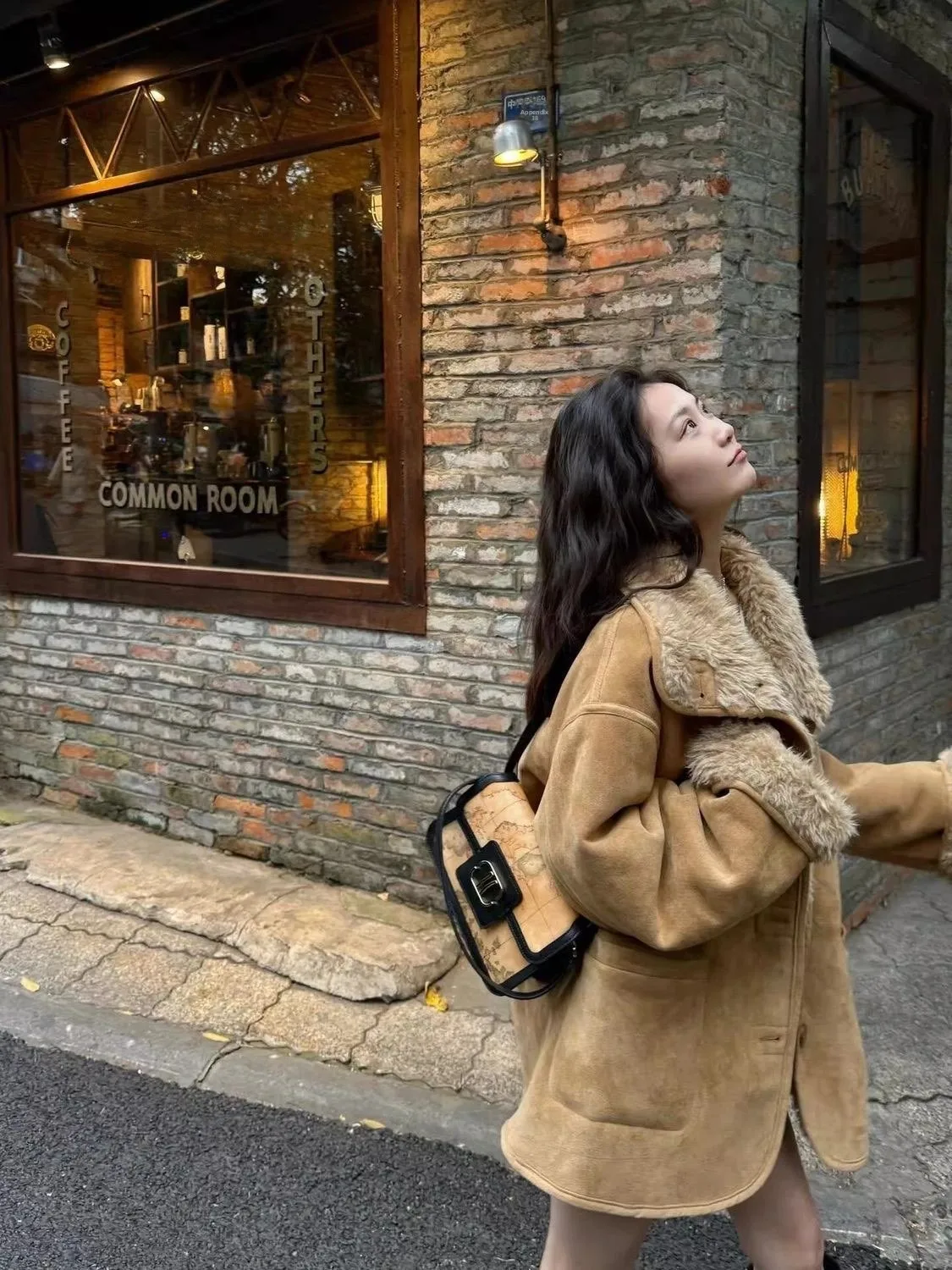 Abbigliamento bifacciale in pelle di agnello Jaet Cappotto di media lunghezza da motociclista allentato da donna Caldo pendolarismo Sle Polyest...