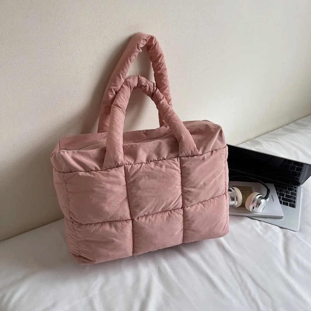 캐주얼 솔리드 컬러 푸피 토트백 겨울 대용량 다운 천 핸드백 방수 레저 퀼팅 체크 가방 여성용