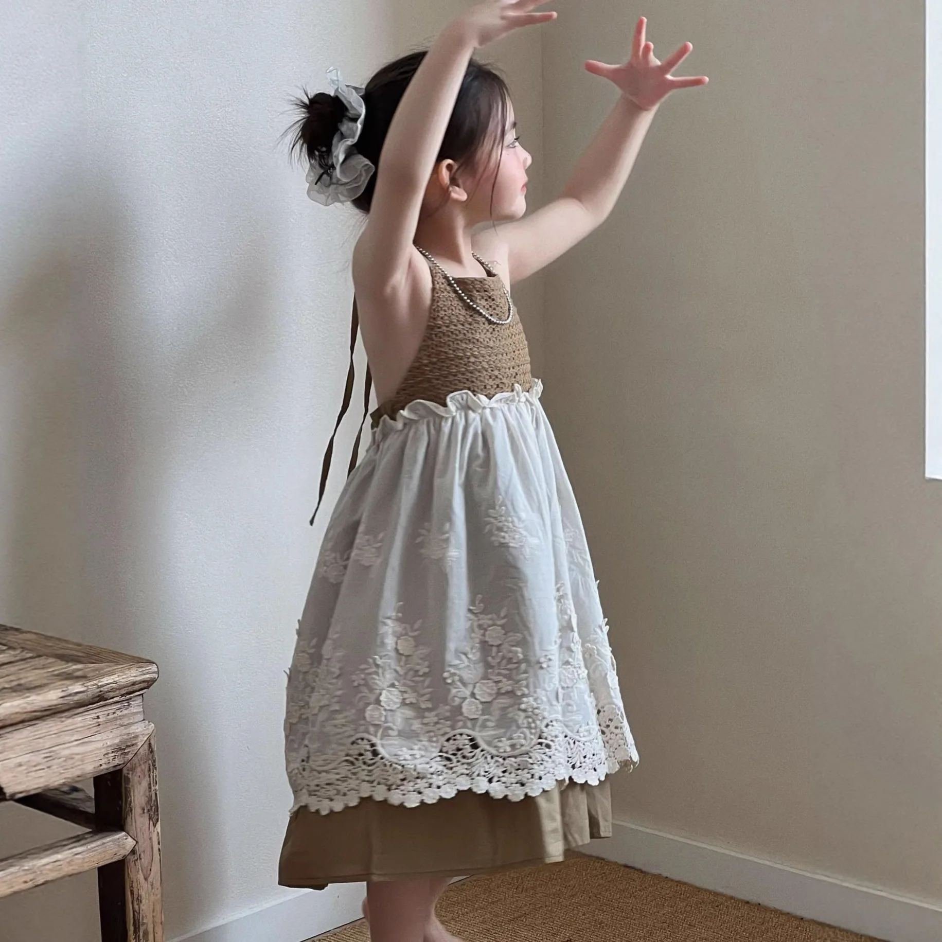 

Girls Camisole Dress 2026 Spring Summer New Korean Version Retro Lace Embroidered Dress Fashionable and Casual Daily Temperament