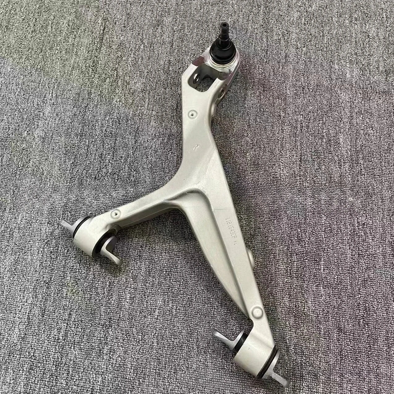 Front and Lower Swing Arm 11B1541CP11B1543CP11B0723CP11B0724CP for McLaren 650S view 2