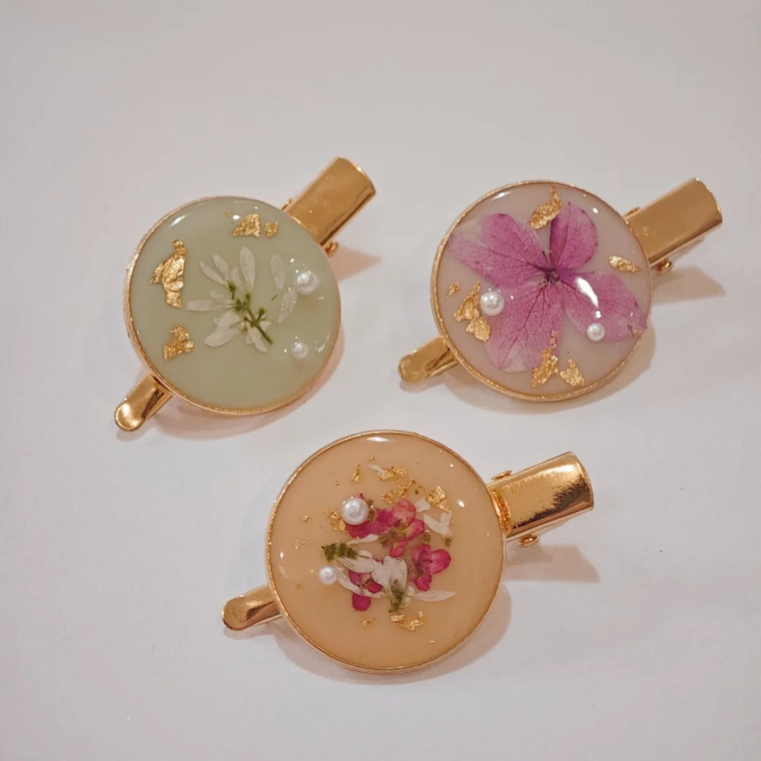 3190 Wholesale Cream Color Series Plant Specimen Dried Flower Pressed Flower Gold Foil Decorative Hair Clip Duckbill Clip Forest