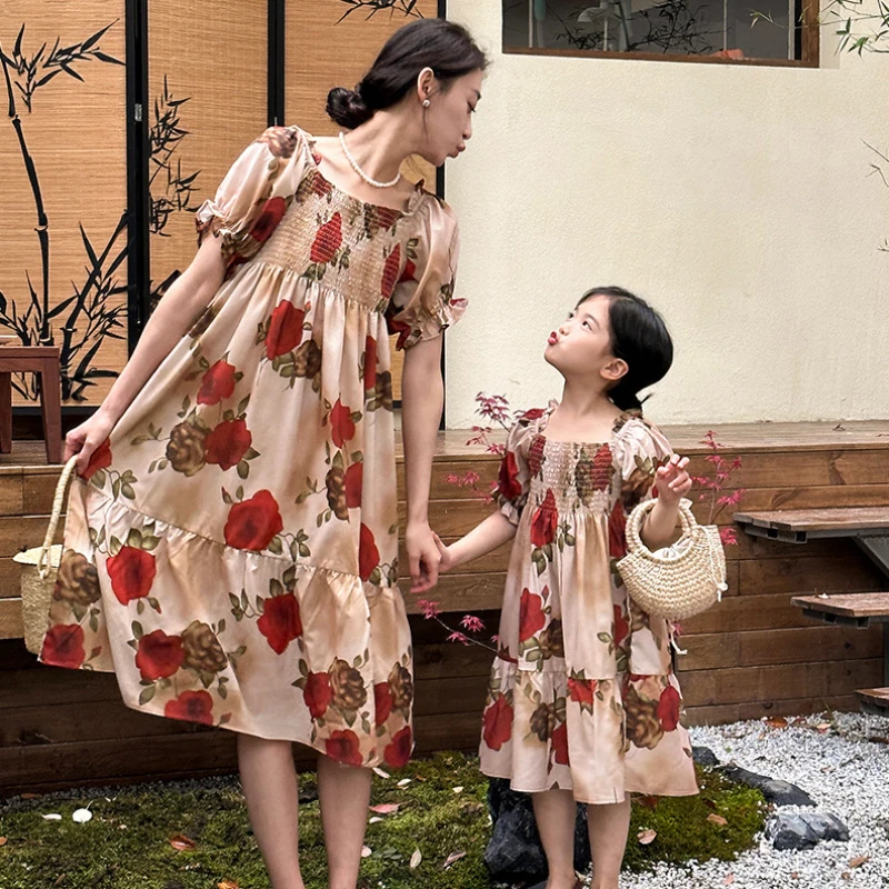 

Mother and Daughter Floral Print Equal Dress Mom and Baby Girls Short Sleeve Elegant Dresses 2024 Summer Mommy and Me Cothing