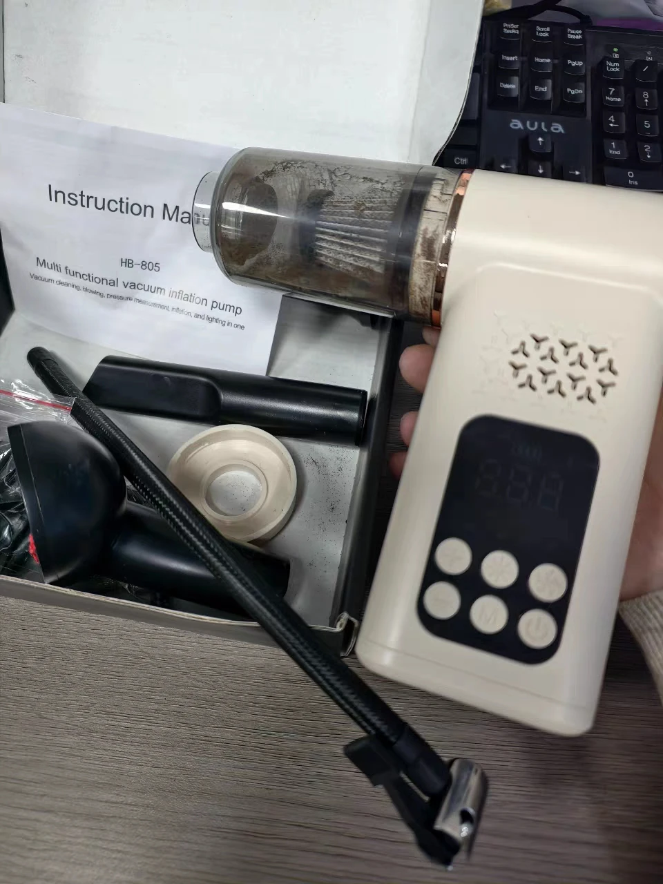 

Portable Wireless Car Vacuum Cleaner 2-in-1 Digital Display Tire Inflator for Outdoor Emergency Vehicle Maintenance