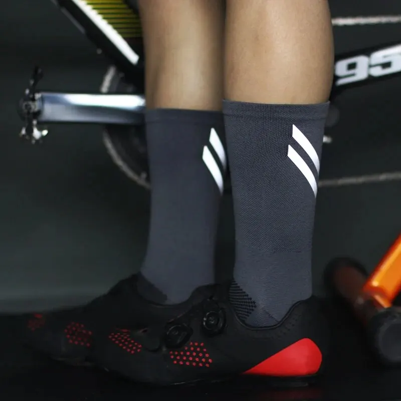 Four Seasons Average Size Men And Women In The Tube Bicycle Sports Cycling Socks Moisture Wicking High Bounce Reflective Socks