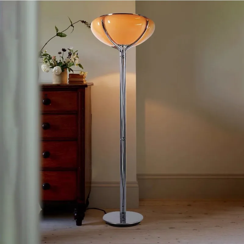 Second-hand Bauhaus Nordic floor lamp, study bedside bedroom, cream style living room, hotel showroom