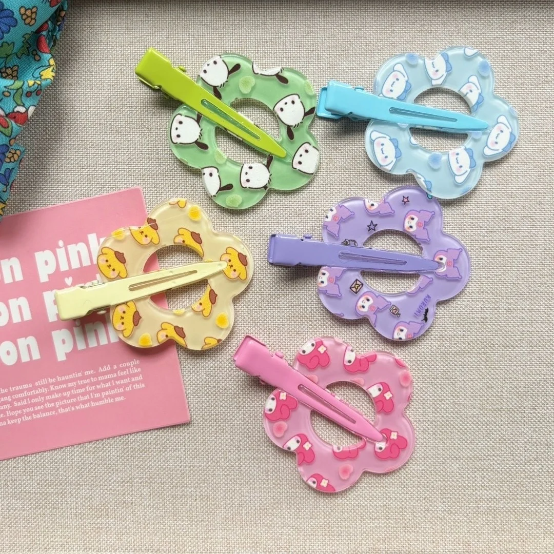 

Sanrio Cloud Hollowe Hair Clip Cute Flower Shaped Acrylic Barrettes Pochacco Cinnamoroll Pom Pom Purin Kuromi Print Hairclips
