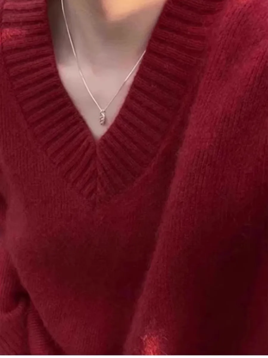 Sweter damski z angory, luźny, w stylu lazy fashion, z dzianiny wełnianej, z dekoltem w serek, na jesień i zimę, czerwony, duży rozmiar.