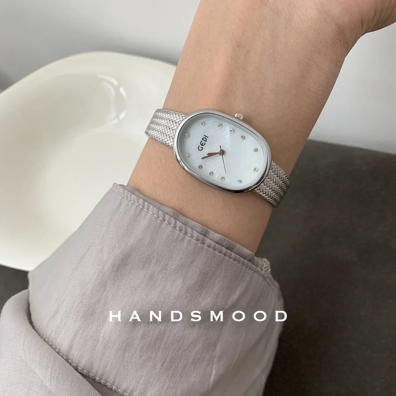 Beimu-Montre à quartz minimaliste pour femme, elliptique, tempérament littéraire à la mode, cadran argenté, sensation haut de gamme