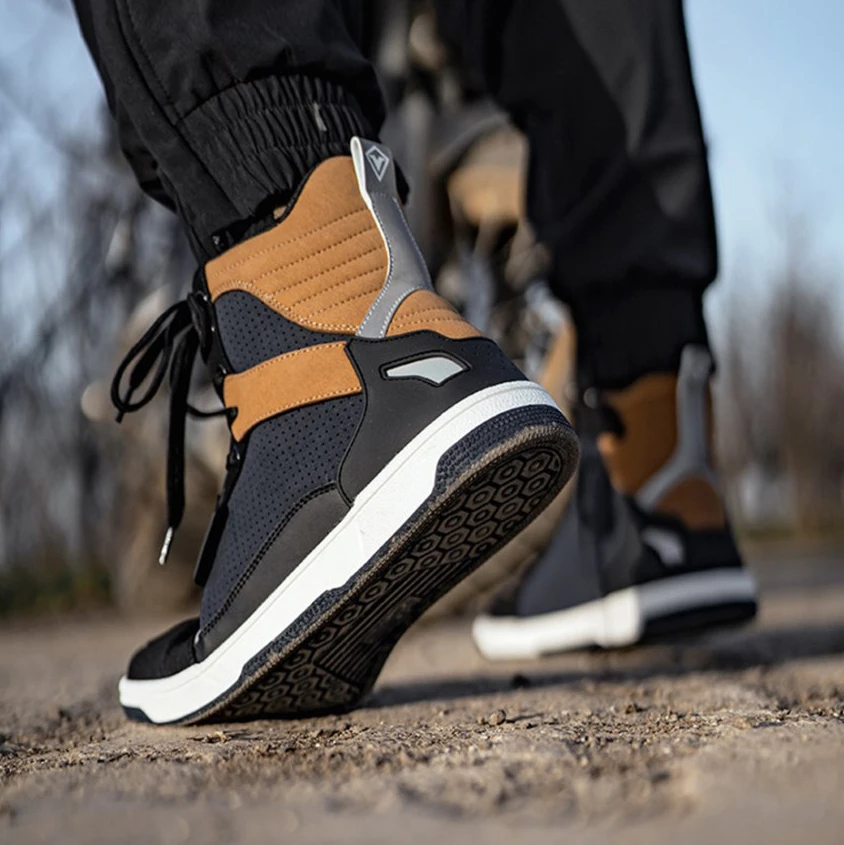 Men Motorcycle Boots Breathable Anti-fall Rider Road Racing Casual Shoes Boots Gear Shift Rubber Sole Reflective Motorbike Shoes