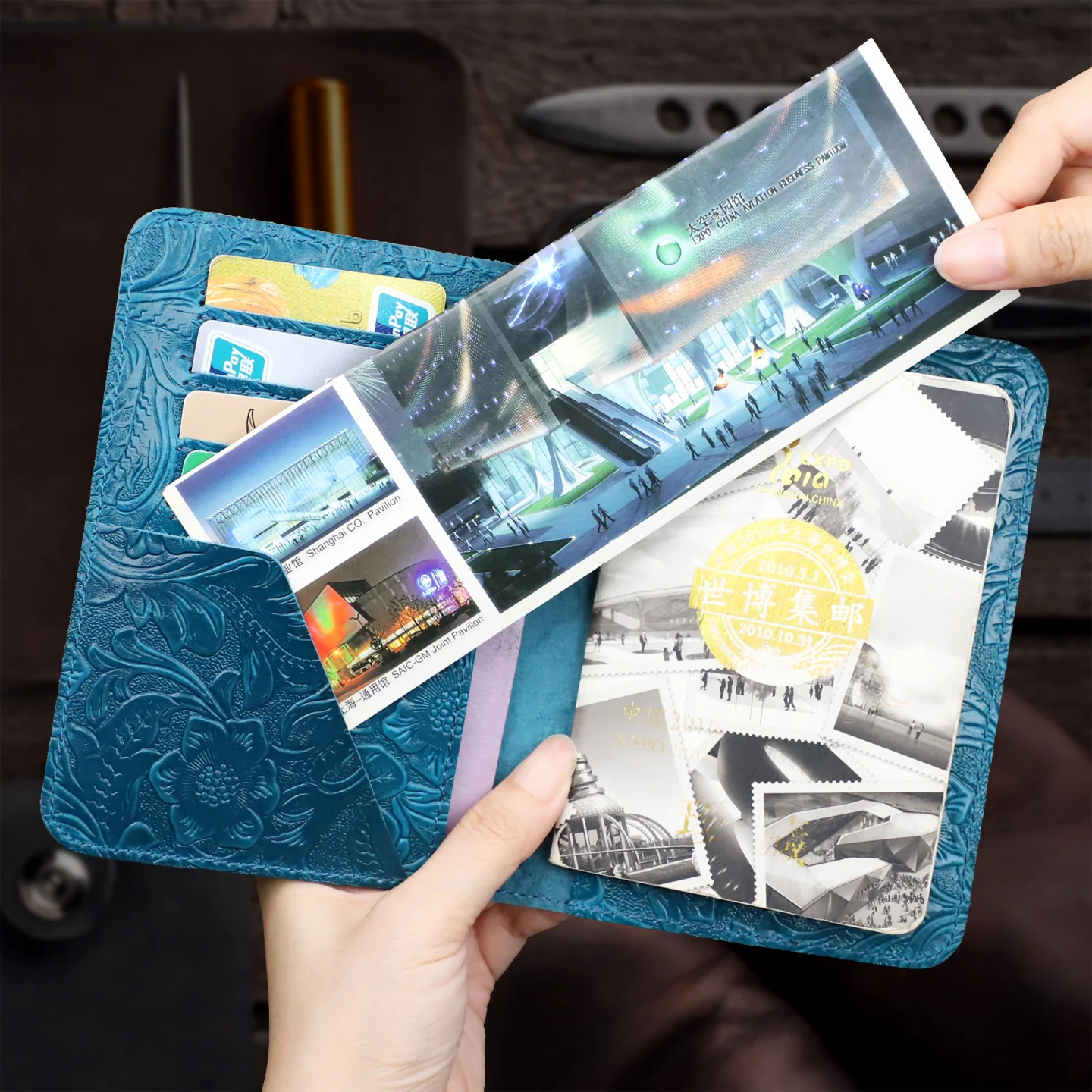 Unisex Genuine Leather Passport wallet Women Vintage Cow Leather Passport cover Wallet Men Credit Card Holder Travel Wallet