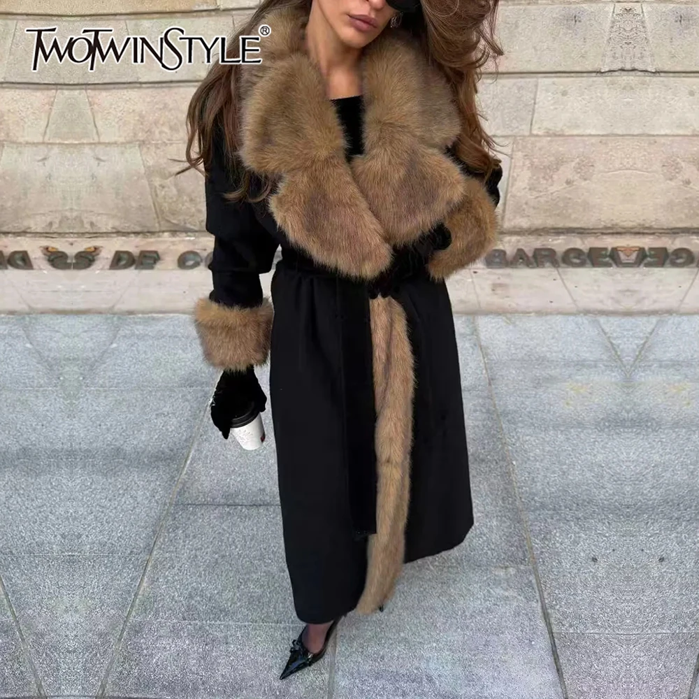 

TWOTWINSTYLE женское черное длинное пальто с коричневой отделкой из искусственного меха, украшением на шнуровке, теплая длинная куртка для зимнего магазина