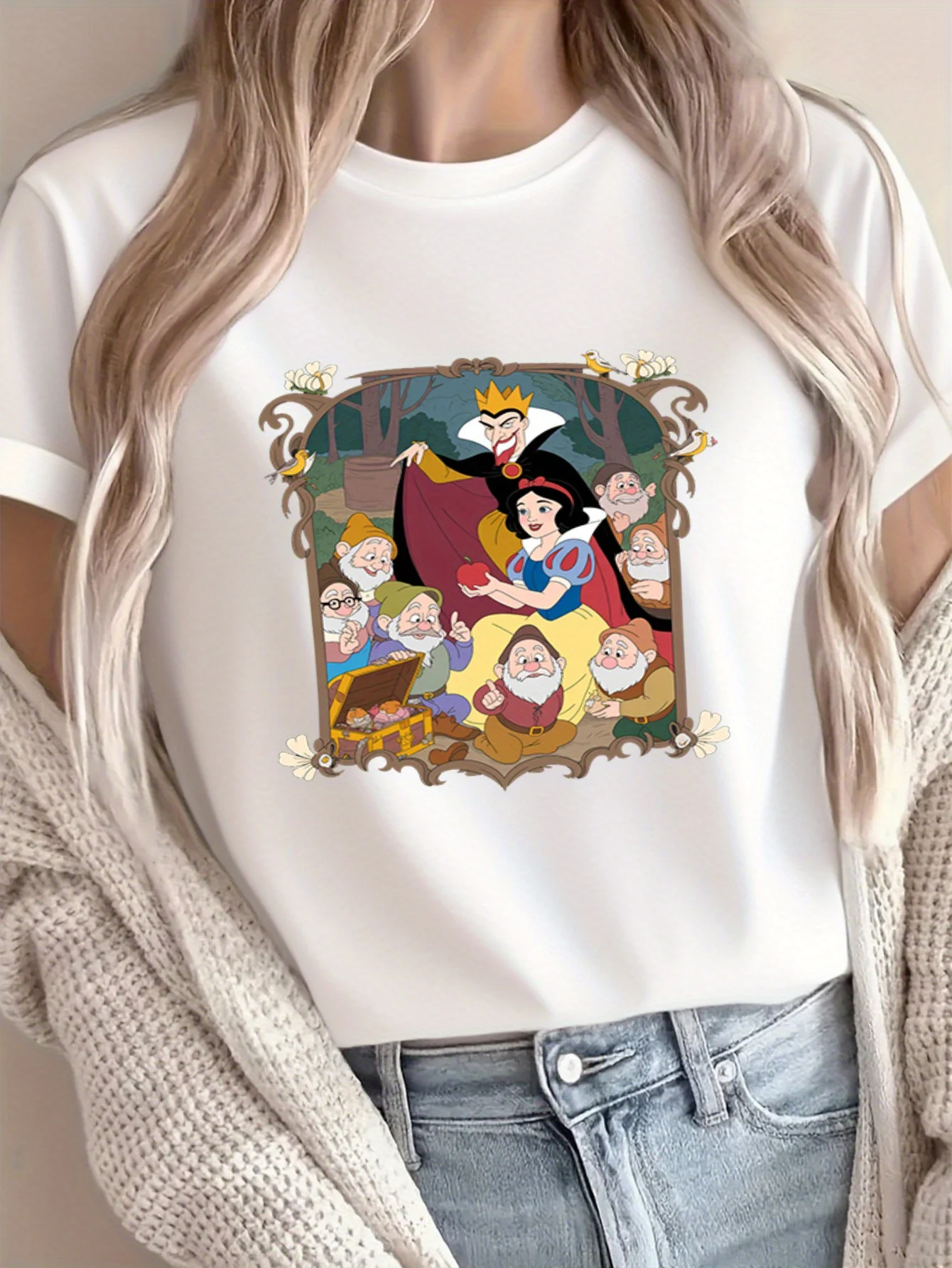 

Women's Snow White & Seven Dwarfs Vintage-Inspired T-Shirt - Soft Round Neck Short Sleeve with Iconic Snow White & Dwarfs