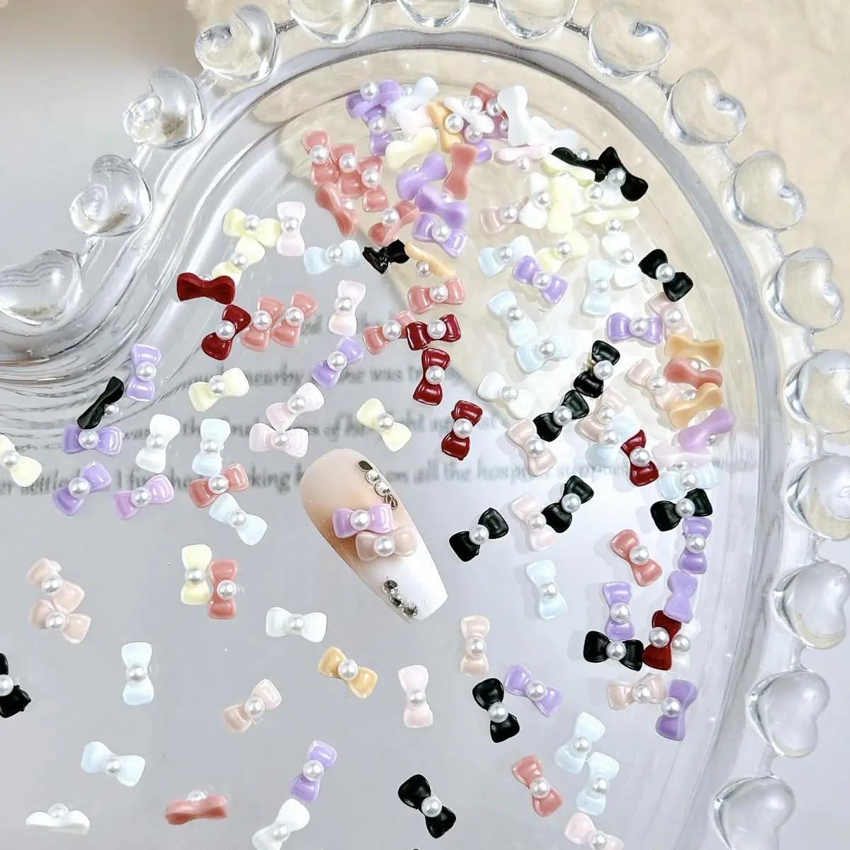 30 STKS Nieuwe Creatieve Mini Glanzende Stropdas Hars Nagel Charmes 3D Schattige Mollige Parel Banden Nail Art Decoraties voor DIY Fairy Nail Onderdelen