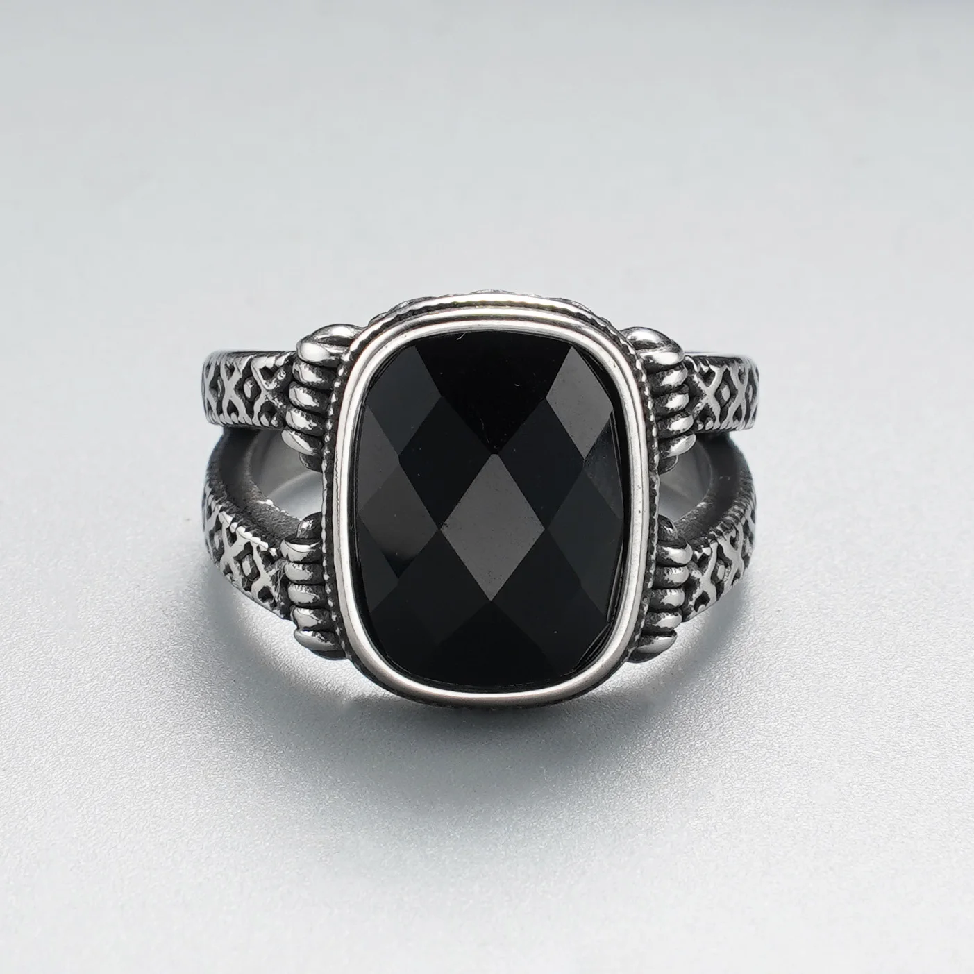 Vintage Geometrisch Geschnitzter 316L Edelstahl Herrenring Quadratischer Diamant Facettierter Schwarzer Onyx Gotischer Statement-Schmuck Geschenk – Detail 5