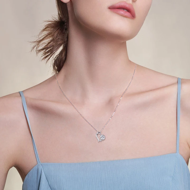 

IOGOU D1.06CT Round Moissanite Heart Shaped Pendant Necklace for Women Real Silver 925 High Quality Weddings Jewelry Love Gift