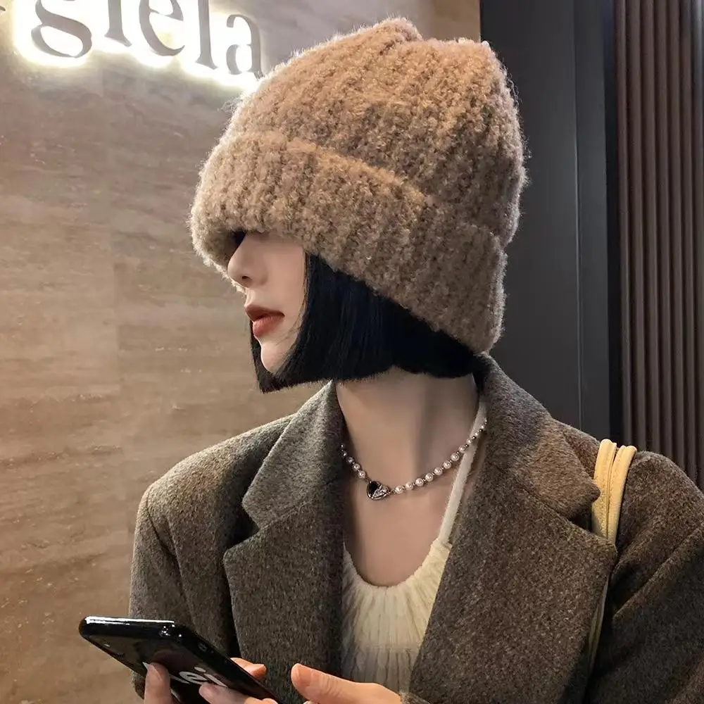 Neue Frauen Slouchy Winter Hut Mode Schmücken Manschette Lose Beanie Hut Warme Winter Pelz Kappe Für Weibliche Casual Streetwear Gestrickte Hut