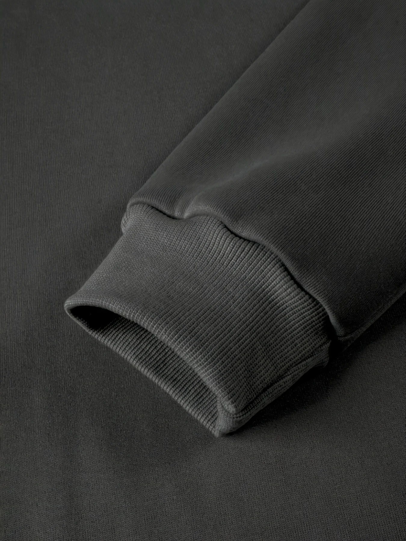 Men's two-piece set, casual round neck long sleeved hooded sweatshirt and sweatpants set, suitable for winter and autumn