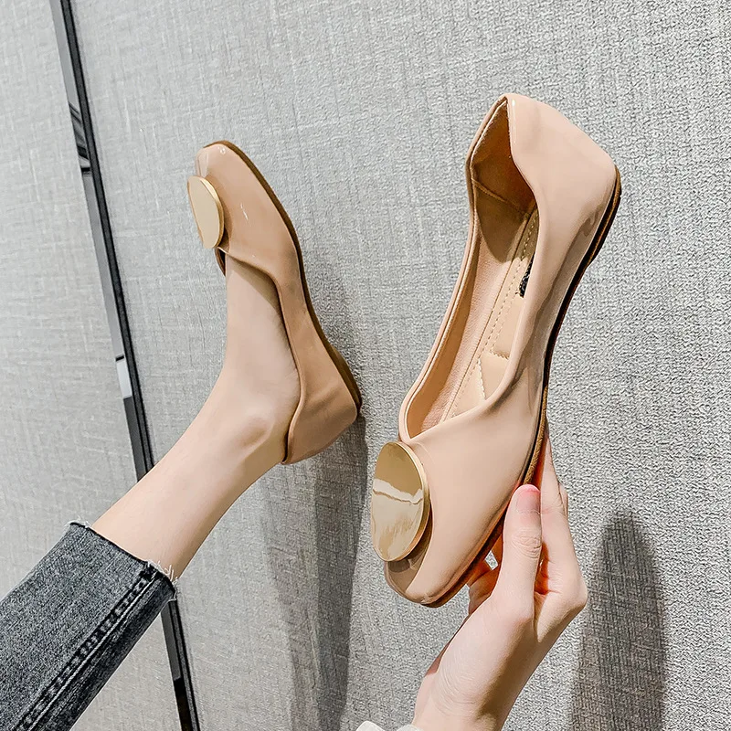 Plus Size 43 Women Flats Shoes Circular Sequin Decoration Patent Leather Ballet Shoes Office Lady Slip on Leaher Loafers Female