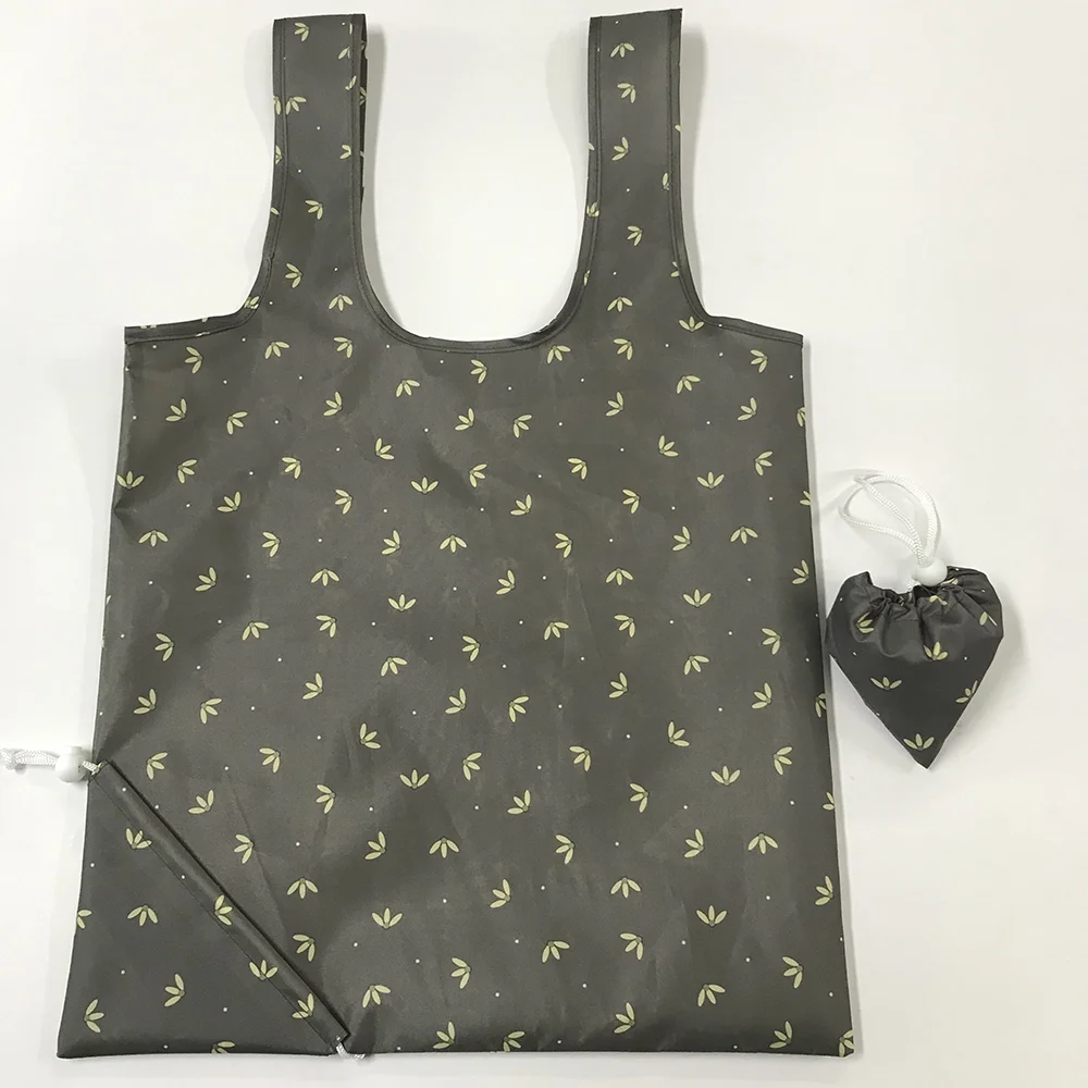 Exquisite Stylish Full Page Pattern Foldable Strawberry Bag Wholesale Lightweight Recycled T-shirt Bag Trendy Vest Style Handbag