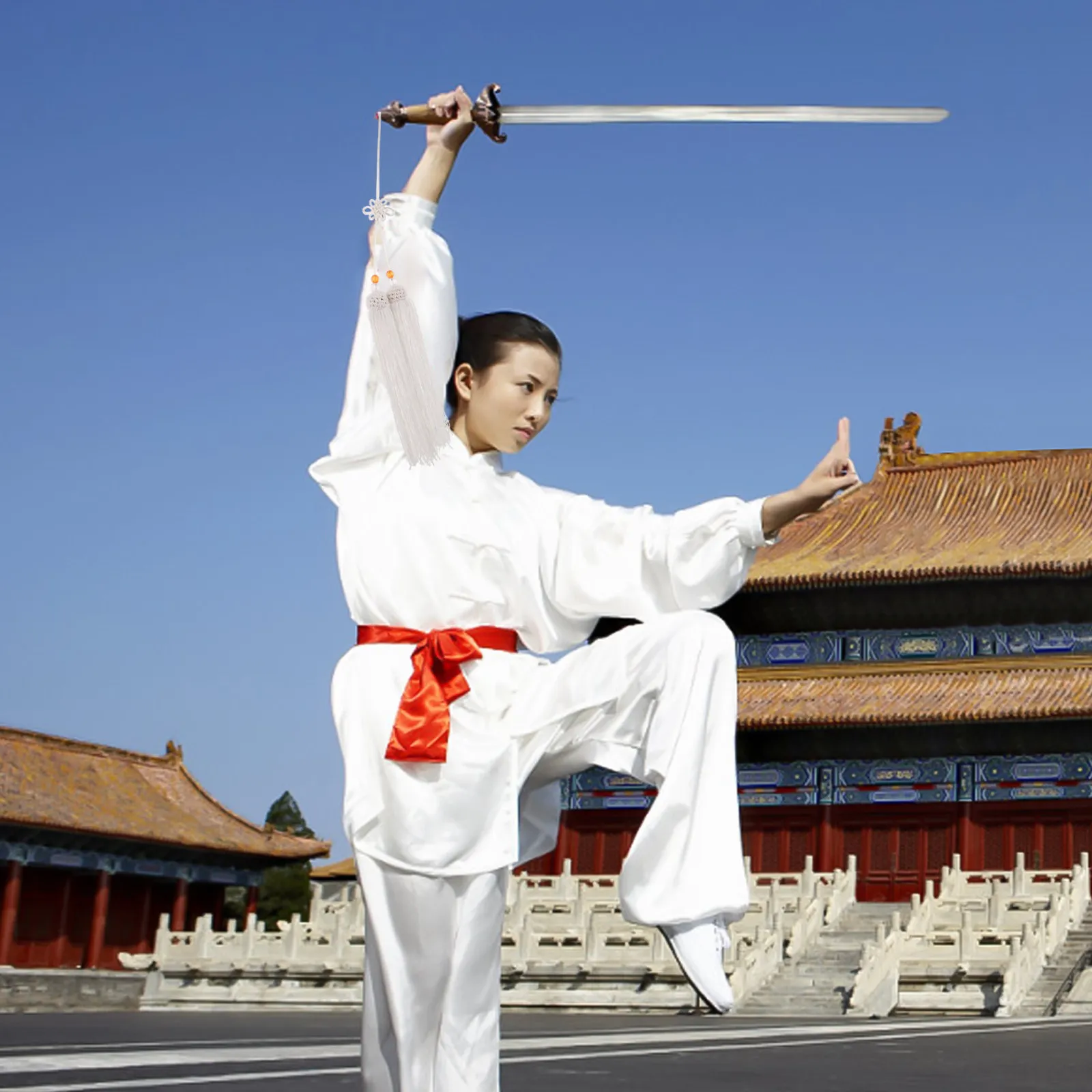 Chinese Traditional Handicraft Tassel White for Taichi Practice Kungfu Stage Performance Martial Arts Decoration