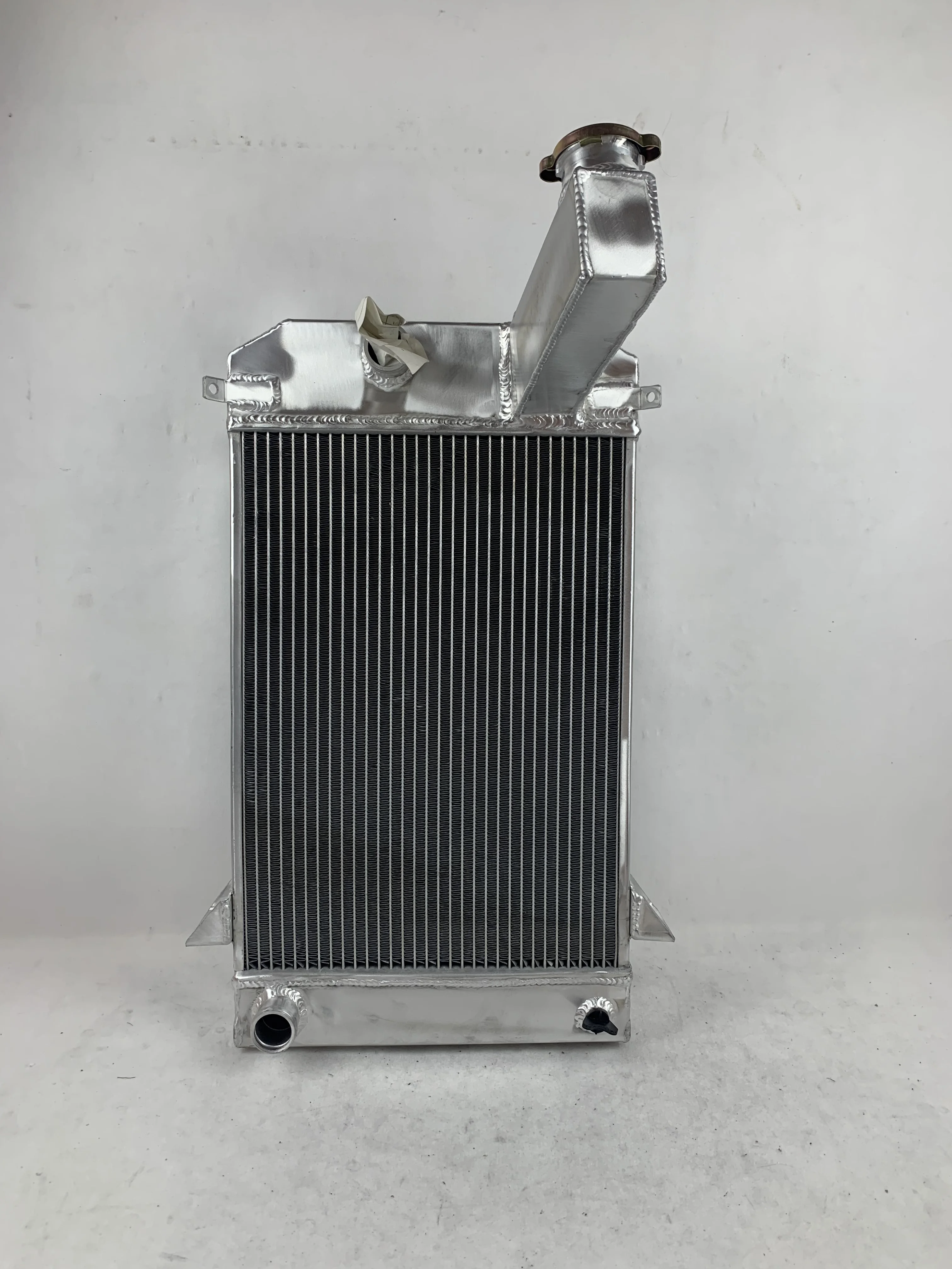 

3 Row Aluminum Radiator For 1955-1962 Triumph TR2 TR3 TR3A TR3B MT 1956 1957 1958 1959 1960 1961 1962