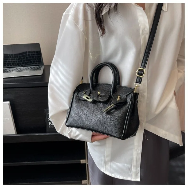 

Vintage Style Frame Purse For Women Structured Underarm Shoulder Bag For A Nostalgic Retro Classic Vibe