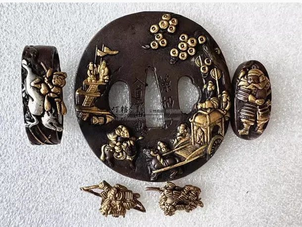 Immagine 5: Set dorato con rame dorato e argento di accessori per spada da samurai giapponese Katana, Tsuba, Fuchi, Kashira, Menuki