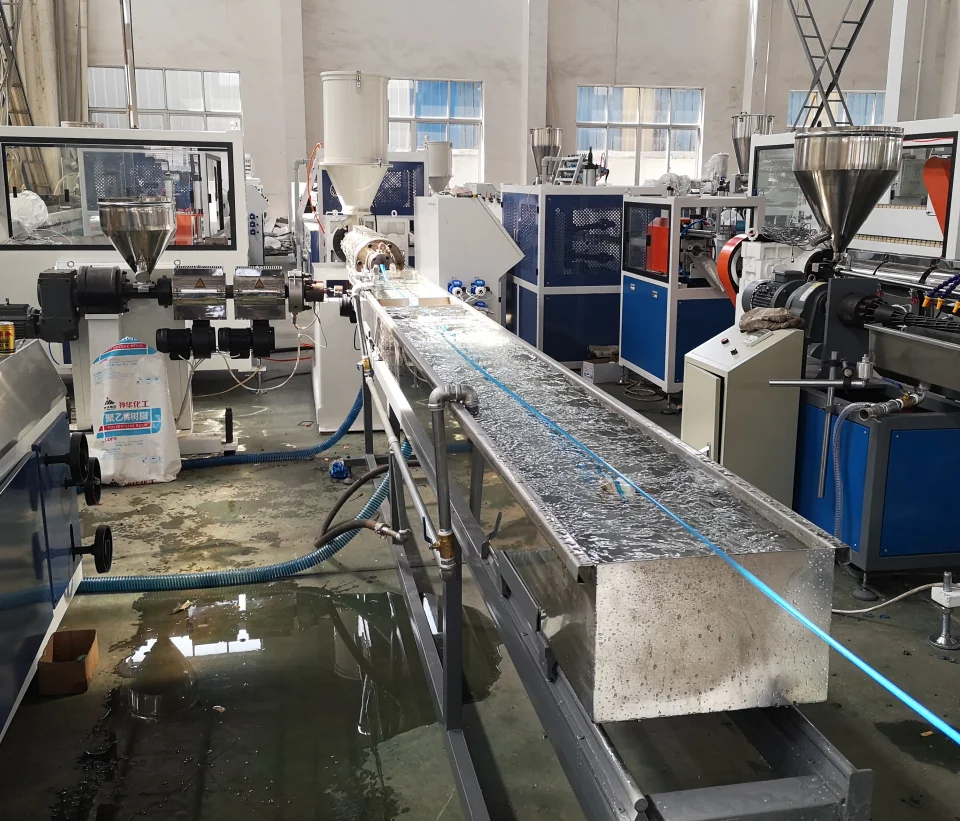 Macchina per la lavorazione della produzione di tubi di aspirazione di scarico per piscine automatiche per tubi di aspirazione in plastica