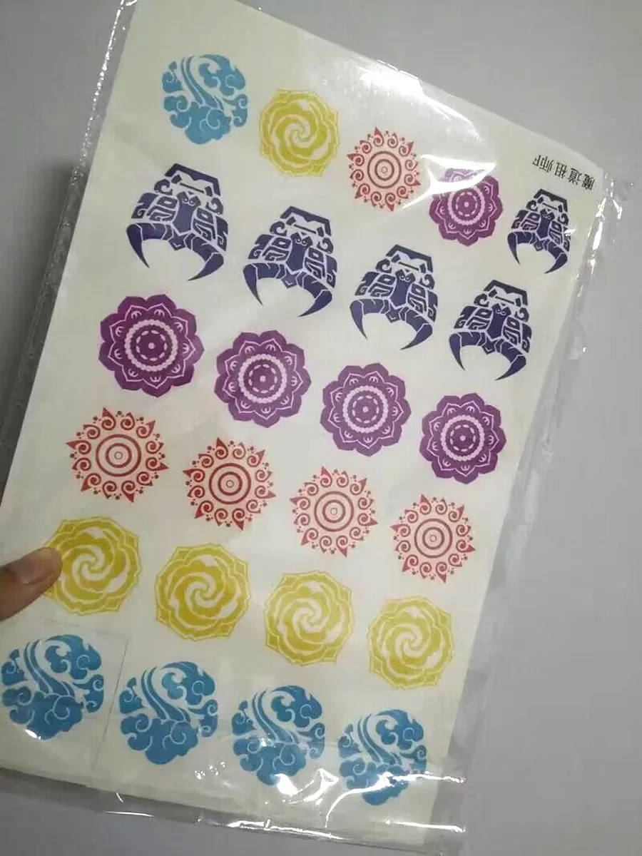 2 pagine Tian Guan Ci Fu Xie Lian Hua Cheng Cosplay Tattoo Heaven Benedizione ufficiale Mo Dao Zu Shi Anime Adesivi Personaggio Puntelli