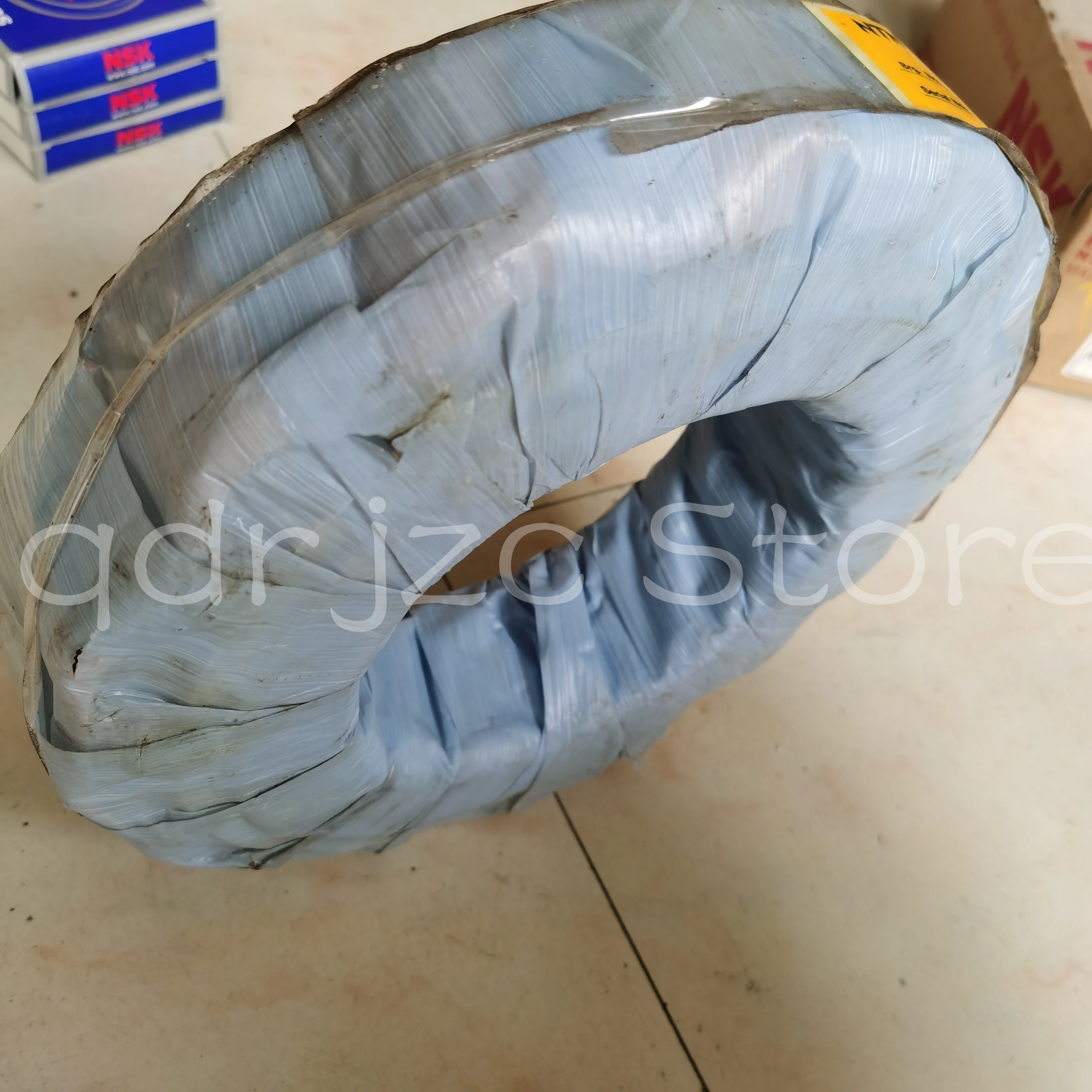 

Eccentric cylindrical roller bearing 180UZS627 180x328x75mm