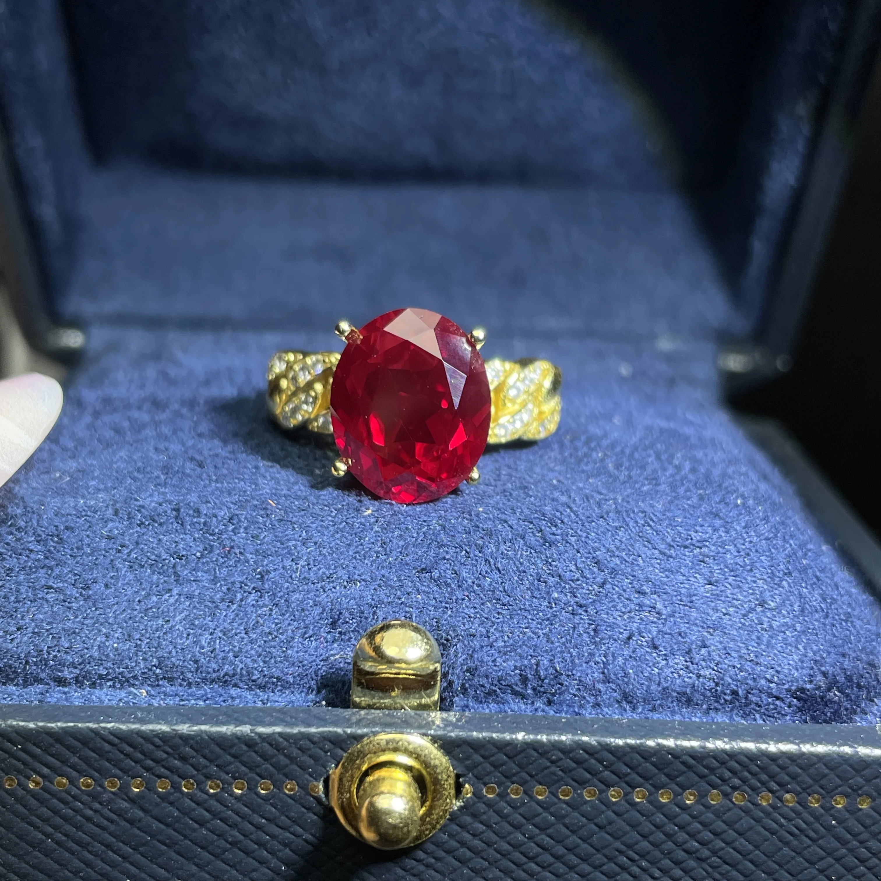 S925 ruby single gemstone gold-colored pure silver ring, featuring a personalized and elegant finger ring