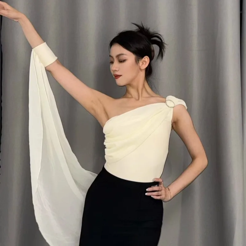 Vestido de baile latino moderno personalizado, vestido de práctica, ropa de clase de rendimiento, Top de hilo revoloteador con hombros inclinados para adultos