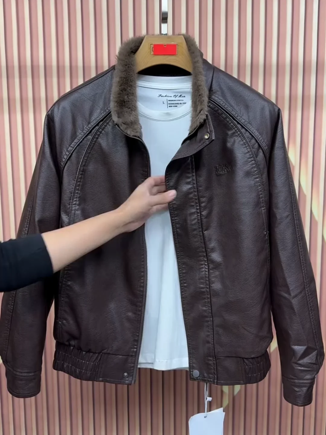 

Men's PU Leather Fce Lined Jaet Autumn Winter New Sle Luxury Trendy Faion Collar Coat Warmth Youth Stand Fit Long...