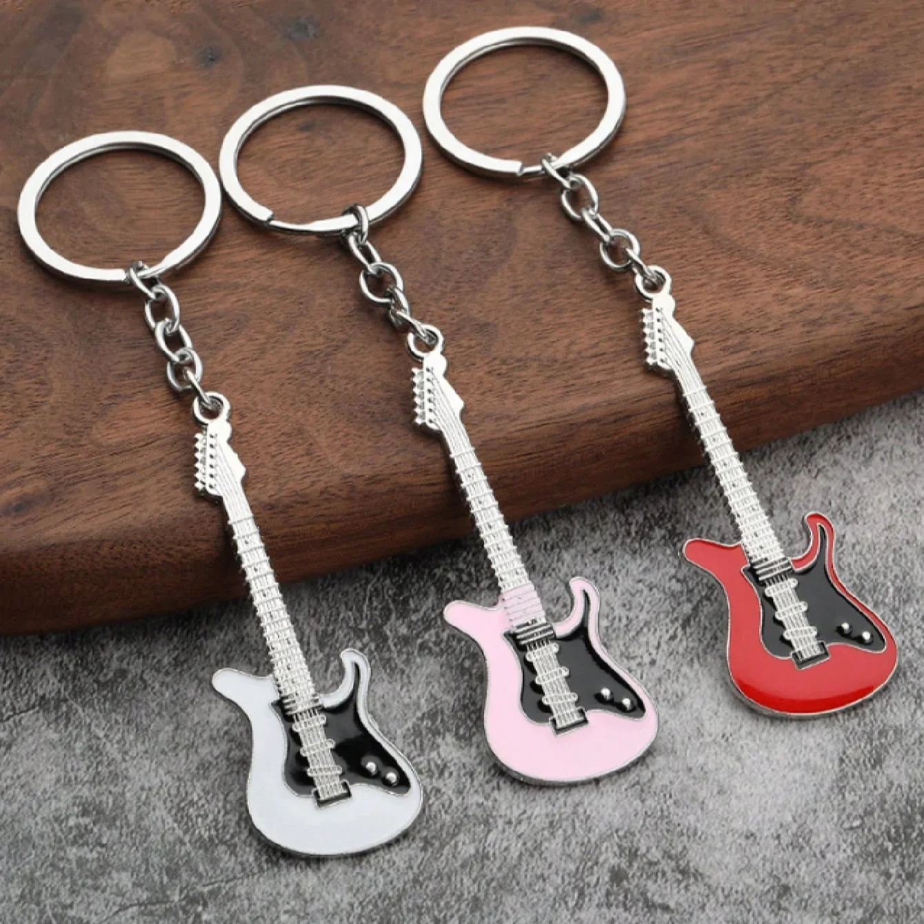 1pc Painted Guitar Pendant Keychain Decor