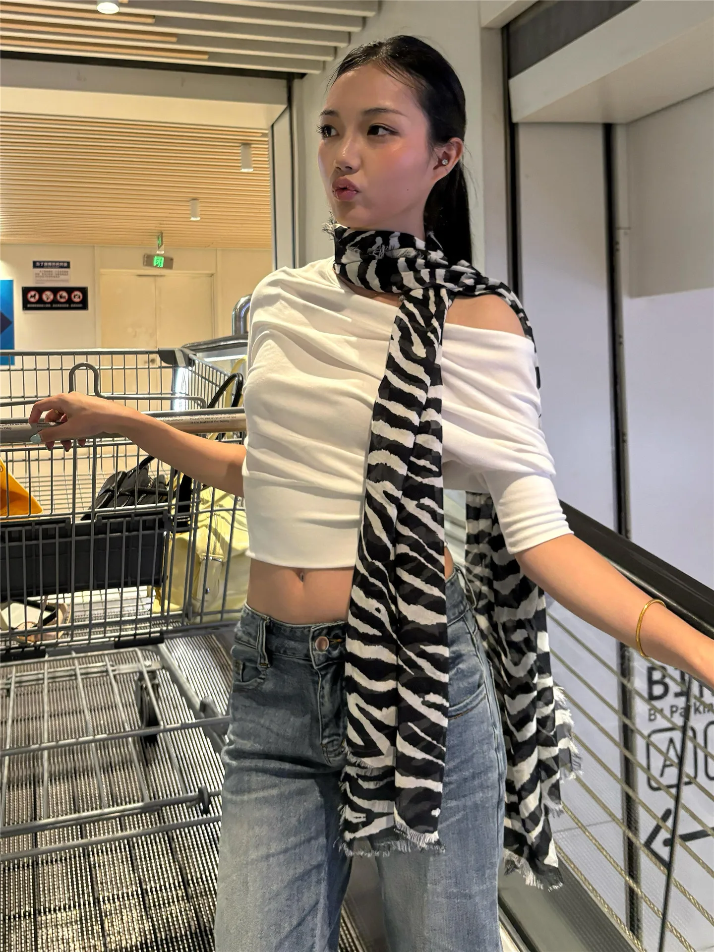 Slim Fit American Street Style Jeans Women Summer Washed Design Casual Denim Mid-Calf Pants Hot Girl Seven-Foot-Leggings