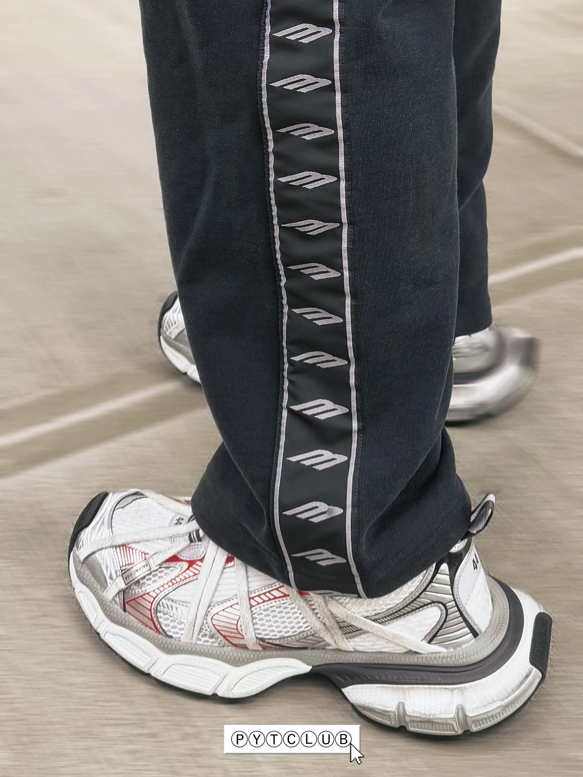 

YOUNGYTKING FW25 Black Lettered Sports Sweatpants Men's Casual Straight Leg Cotton Trousers Trendy Streetwear for Men And Women