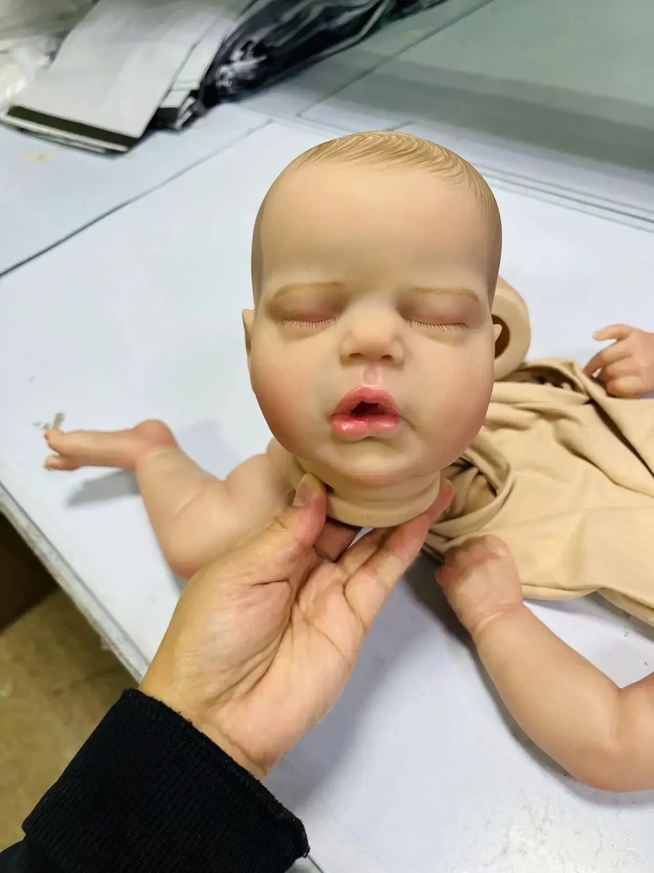 22inch Already Painted Reborn Doll Kit Sleeping Alexis with Rooted Eyelashes Visible Veins Kit Bebé Reborn Sign on the Neck