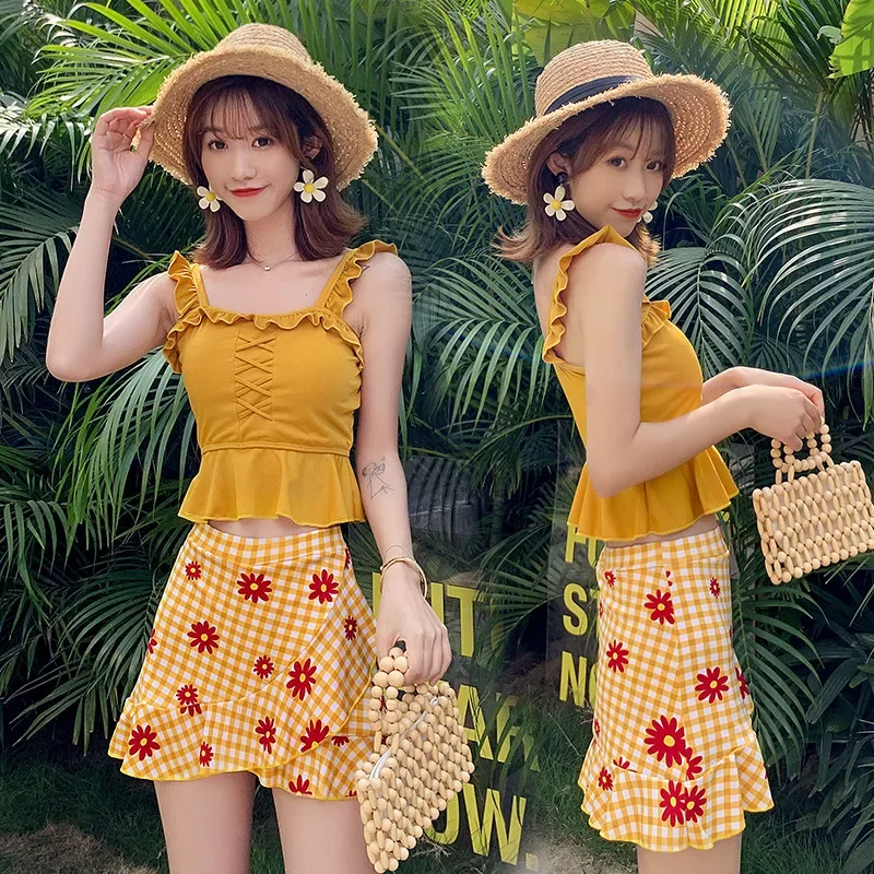 Split Body Swimsuit Women Sweet Flat Angle Skirt Style Two-piece Set Slimming Flesh Small Daisy Polka Dot Girl Student Swimsuit