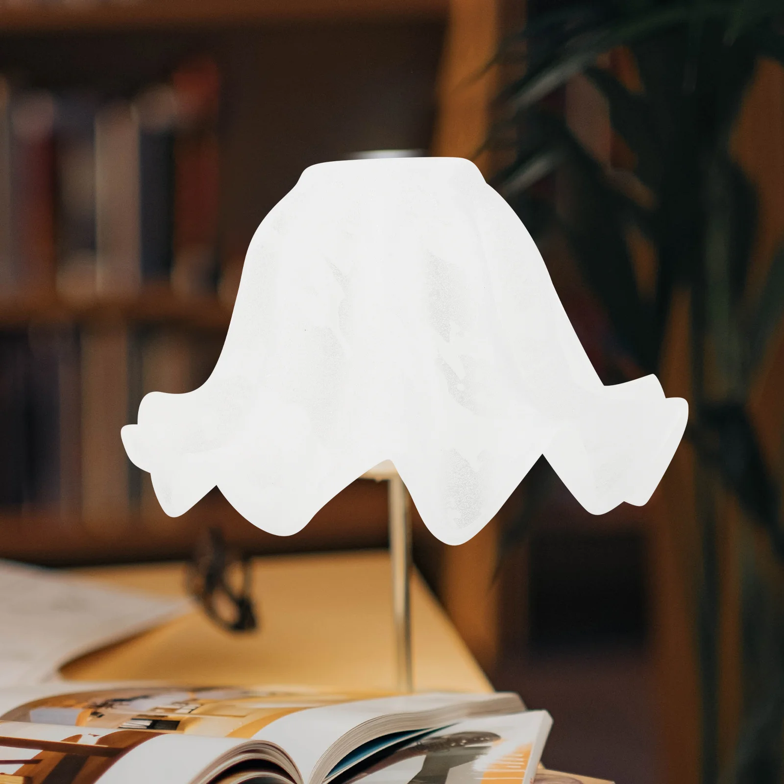 

Glass Lampshade Pendant Light Shade Vintage Decorative Replacement Lamp Cover for Living Room Bedroom Hotel Warm Visual Effect