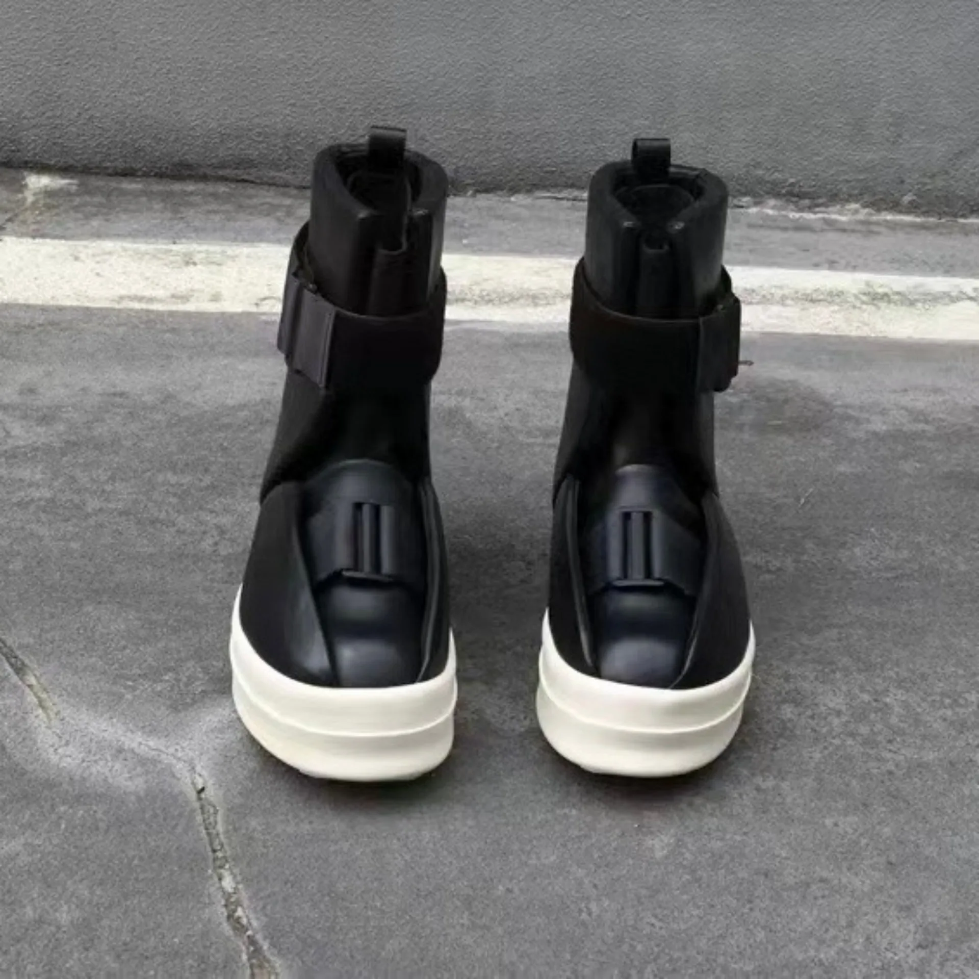 Men's High Top Shoe Black Leather Sneakers Snow Chelsea Boots Luxury Vintage Trendy Designer Height Platform Casual Wear Shoes