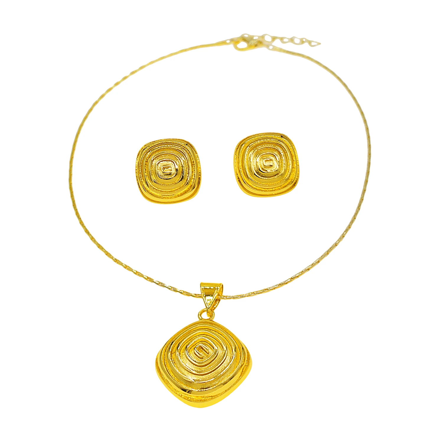 

The latest designer classic and simple jewelry set is a beautiful gift for the wedding anniversary of a Pakistani woman in Dubai